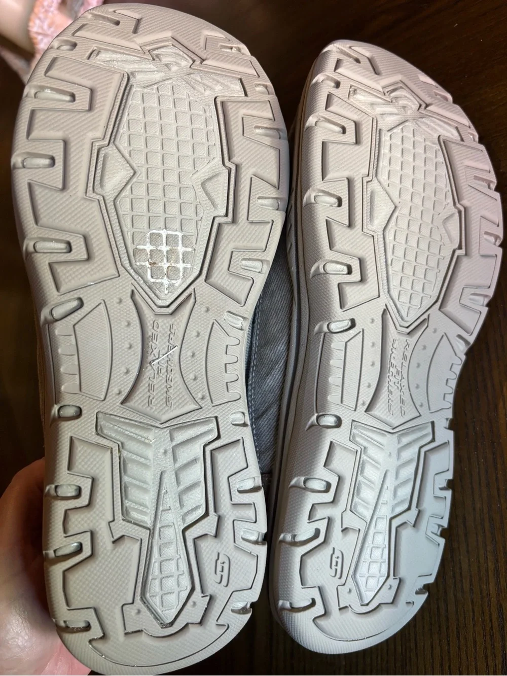 Skechers Relaxed Fit Men’s 9 Gray/Taupe Memory Foam Slip On Shoes